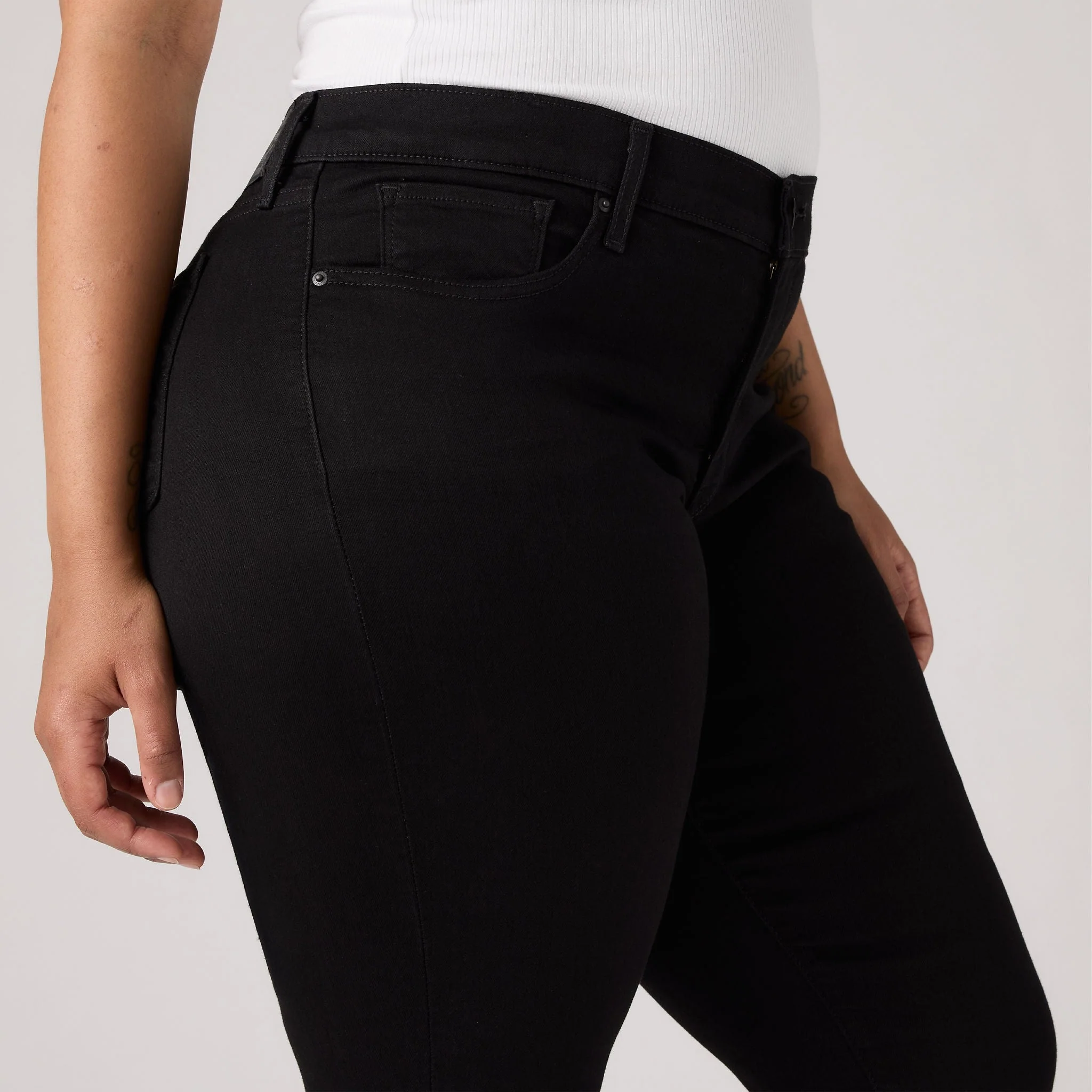 Levi's® Women's 314 Shaping Straight Jeans - Image 16