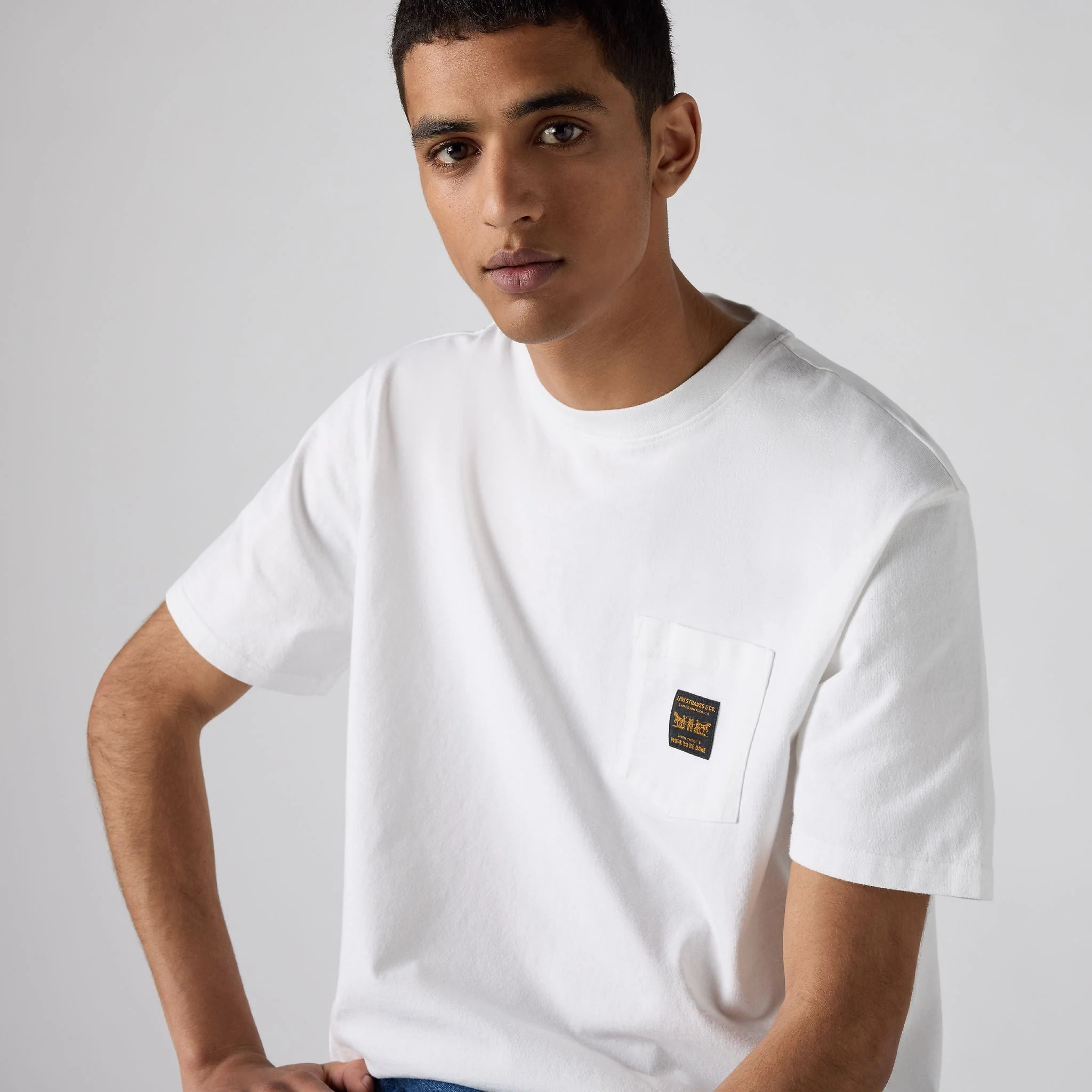 Levi's® Men's Short-Sleeve Workwear Pocket T-Shirt - Image 4
