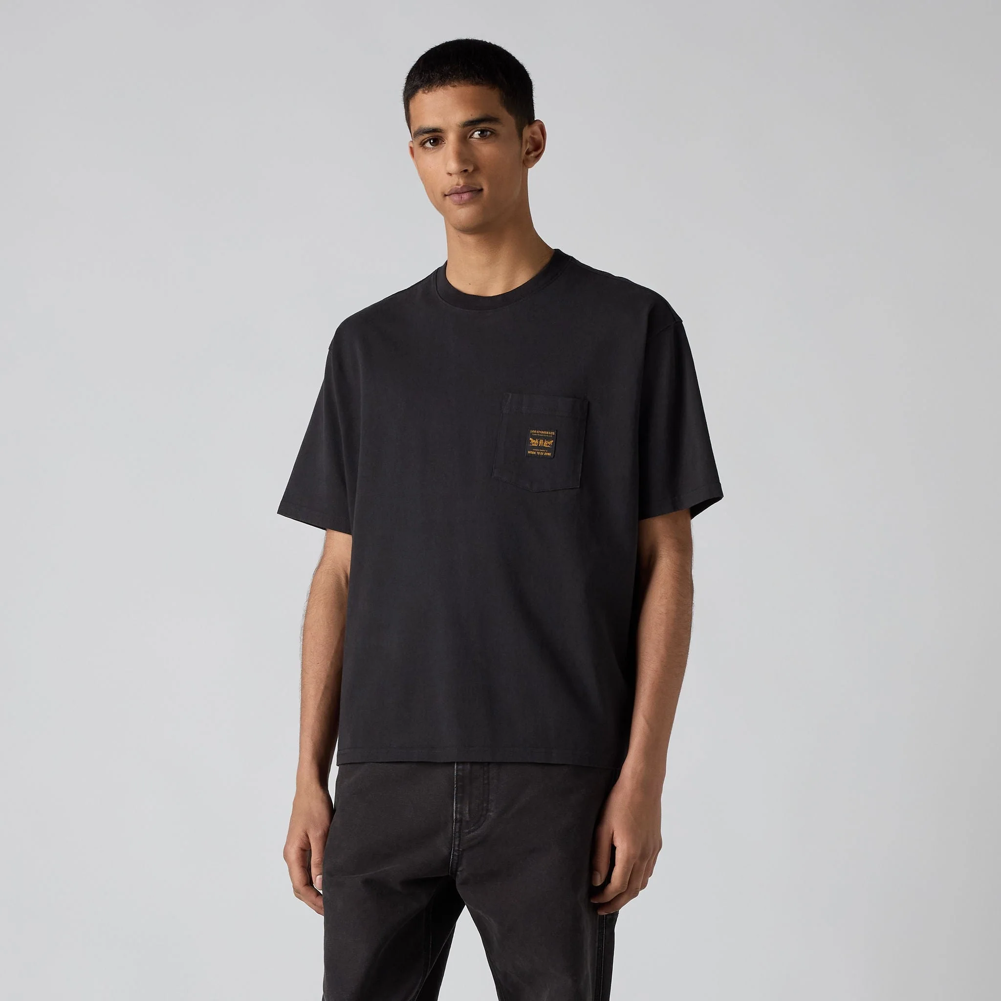 Levi's® Men's Short-Sleeve Workwear Pocket T-Shirt - Image 3