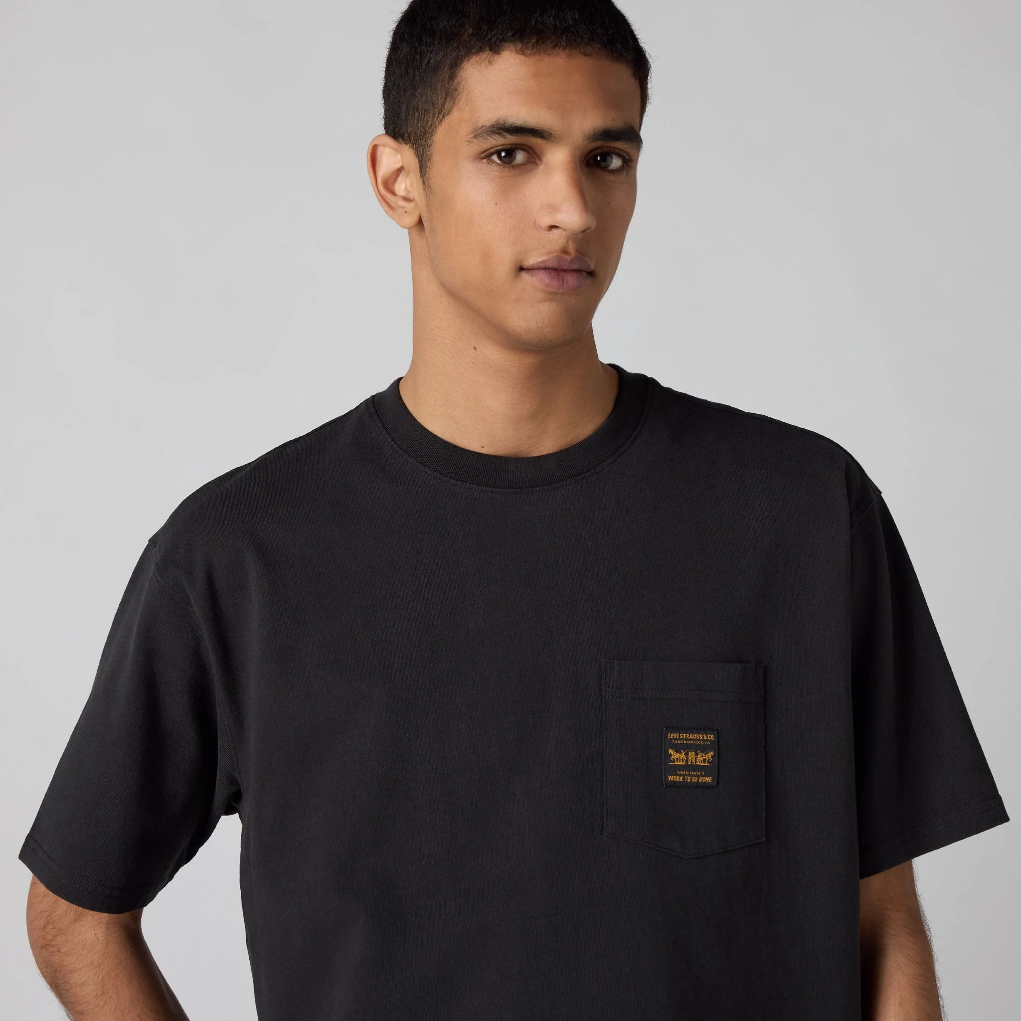 Levi's® Men's Short-Sleeve Workwear Pocket T-Shirt - Image 4