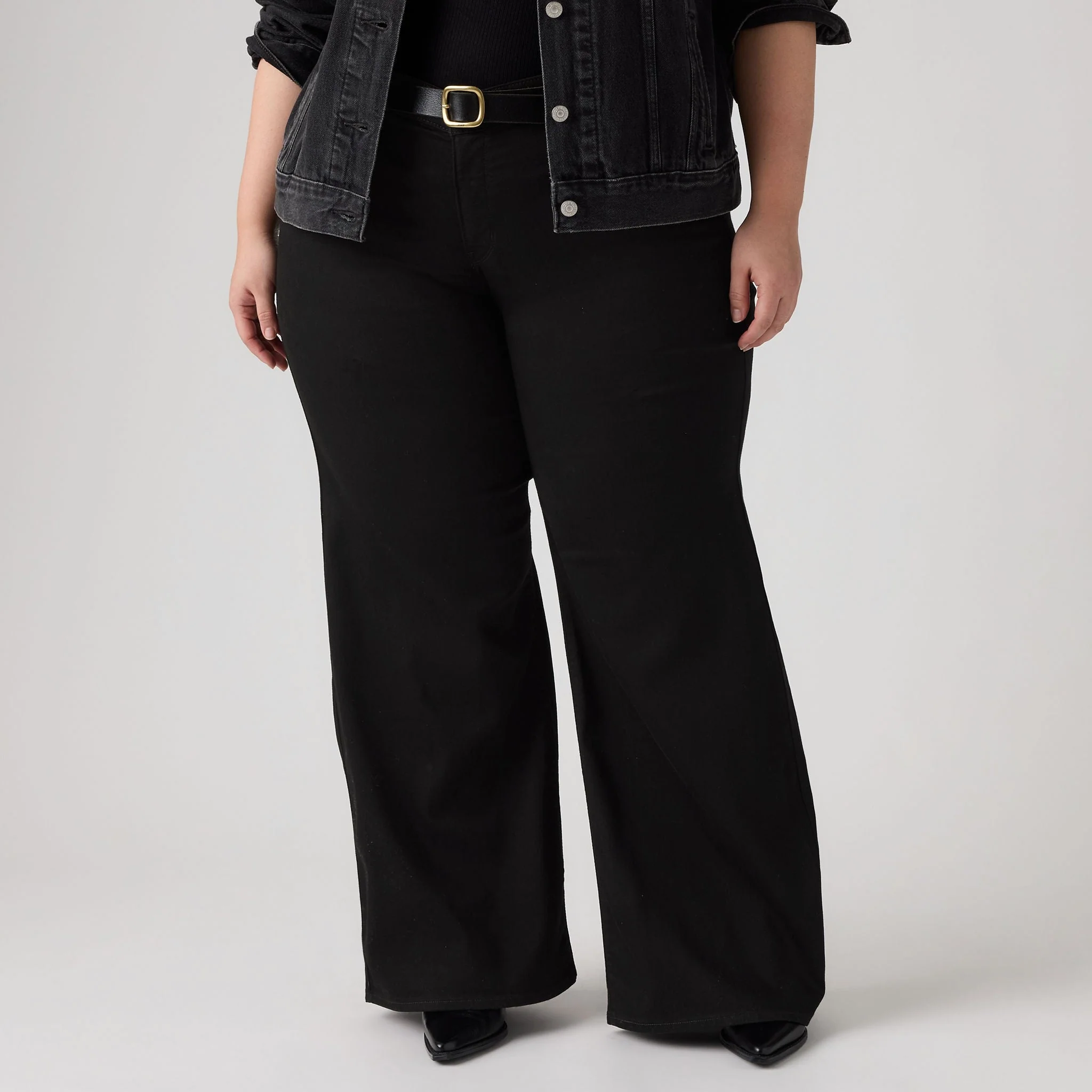 Levi's® Women's 318 Shaping Wide-Leg (Plus Size) - Image 5