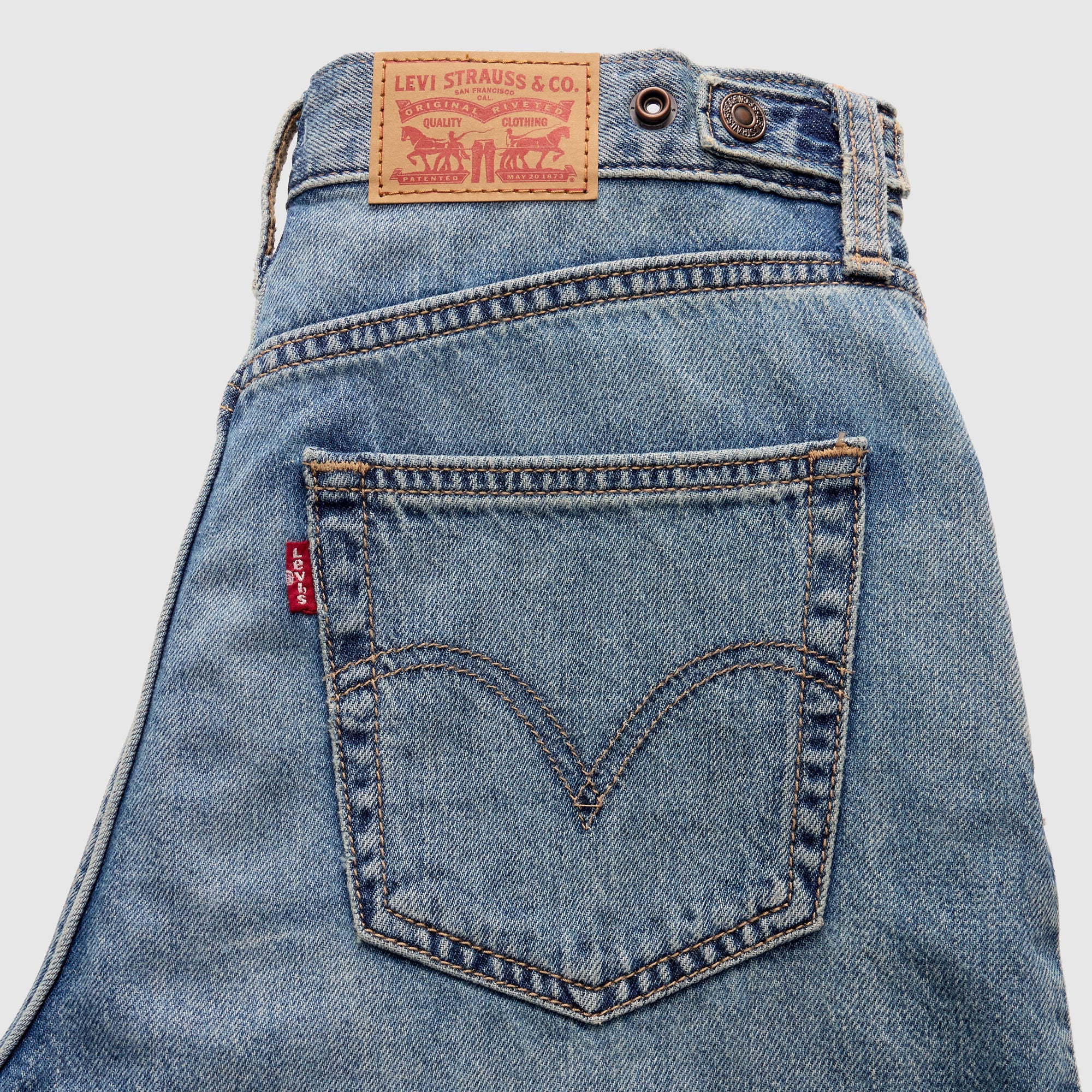 Levi's® Women's Cinch Mid-Thigh Shorts - Image 9