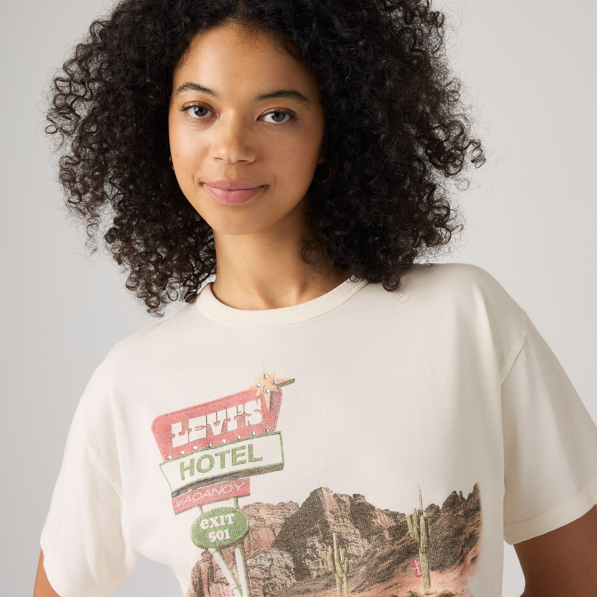 Levi's® Women's Graphic Vintage Short-Sleeve Tee - Image 4