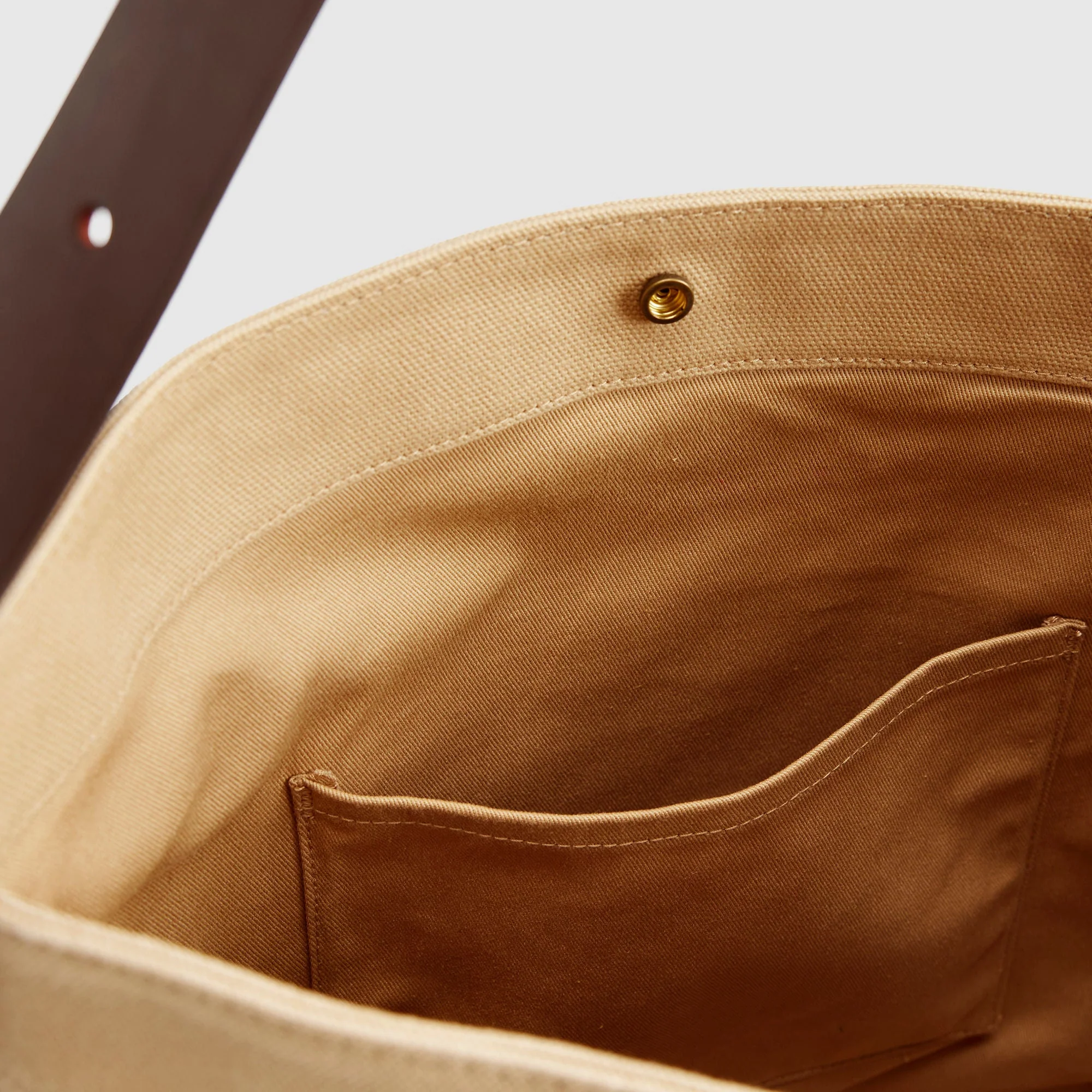 Levi's® Women's Medium Heritage Bag - Image 5